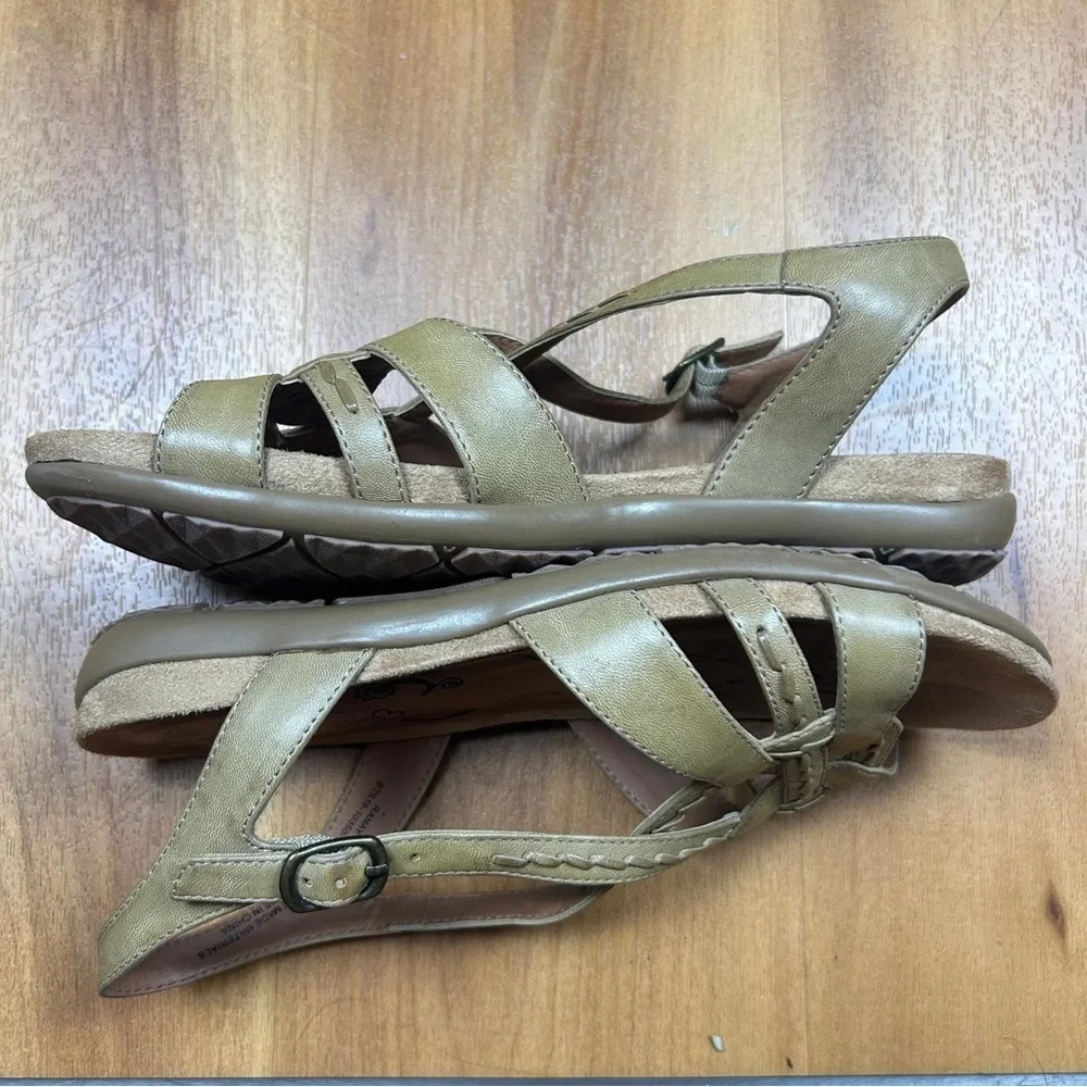 BareTraps Women’s Cream and Tan Sandals Casual Comfort Size 8M